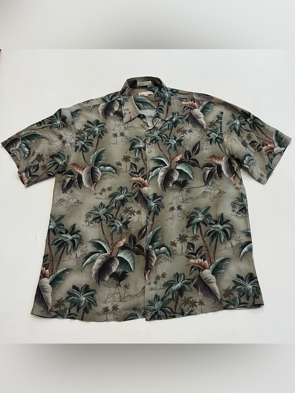Vintage Pierre Cardin 100% Rayon Hawaiian Button Up Shirt Short Sleeve Casual XL